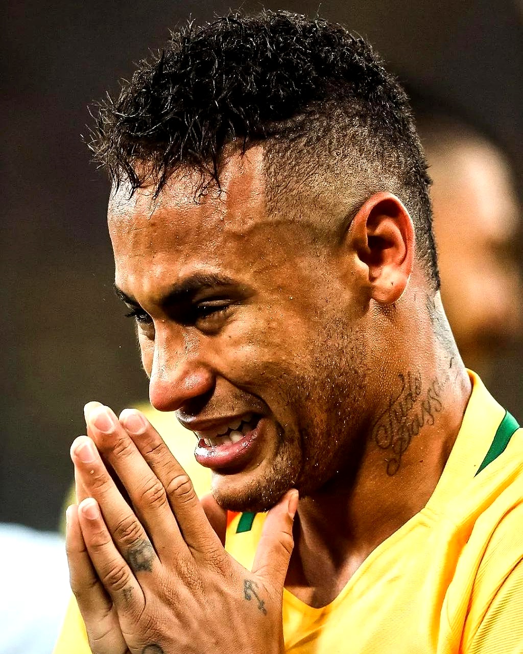 开云体育-内马尔在巴塞罗那比赛中反败为胜，最后时刻胜出引发热议！气势如虹延续的简单介绍