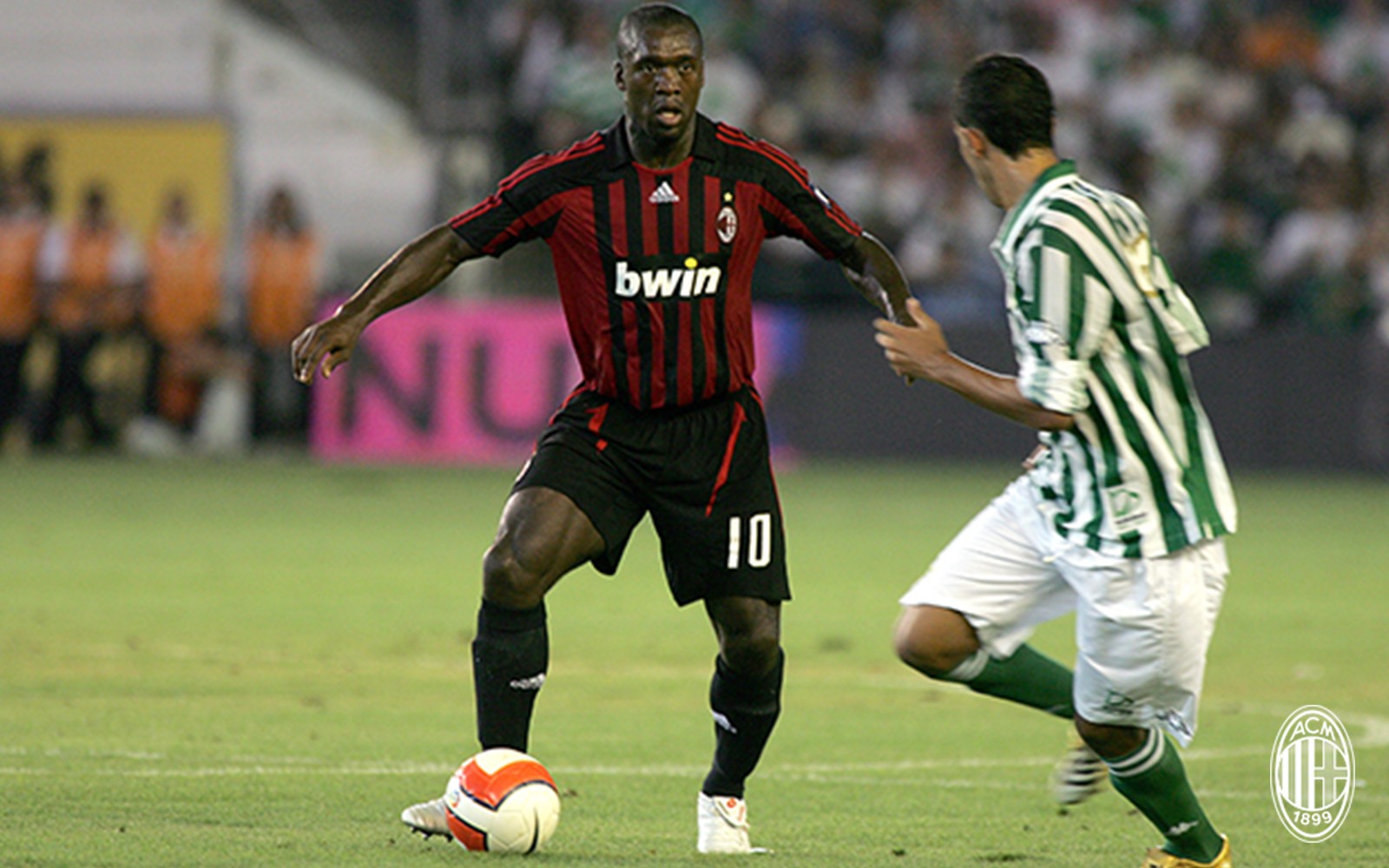 开云-赛地聚焦——欧超杯冲刺阶段热度飙升，AC米兰临场应变，信心回归，团队化学反应显著的简单介绍