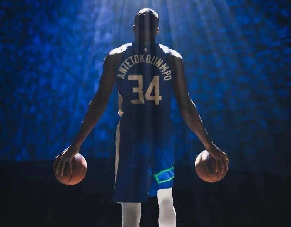 开云-字母哥连续十二场比赛得分超过高光表现，雄鹿挑战极限！的简单介绍