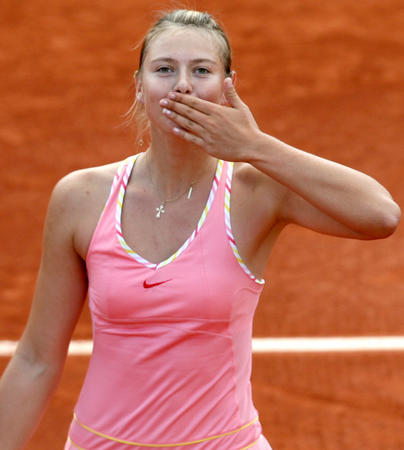 Kaiyun-莎拉波娃回归赛场，精彩发挥首场状态亮眼，塞尔维亚队观众沸腾！的简单介绍