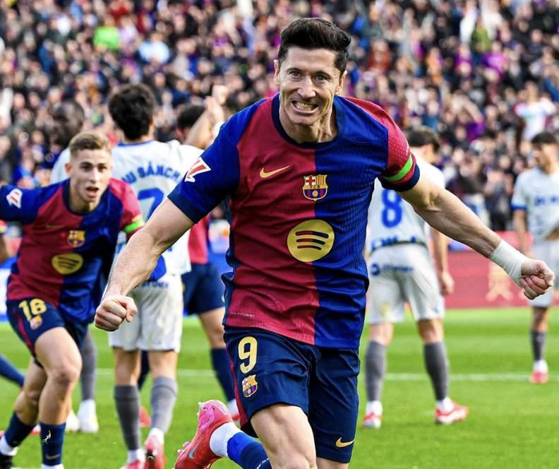 开云体育- 莱万多夫斯基vs内马尔 