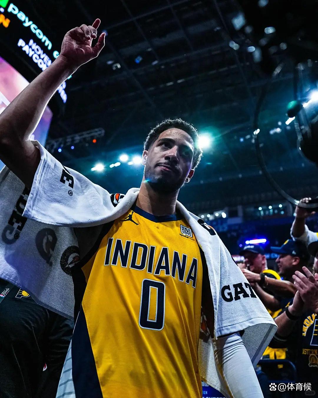 开云体育-关于西亚卡姆回归赛场，挺进下一轮首场状态亮眼，快船观众沸腾！的信息